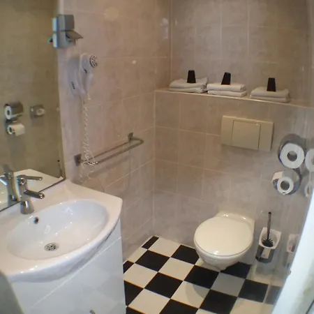 Baan Hotel 2*