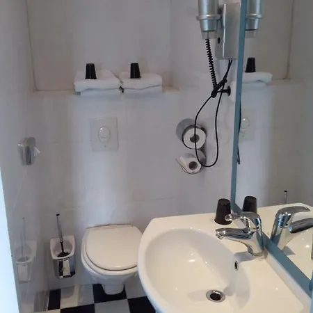 Hotel Baan 2*