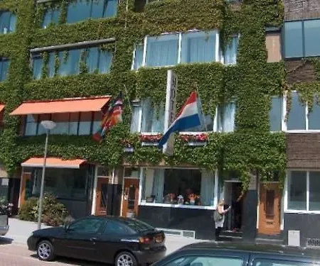 Hotel Baan 2*