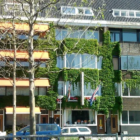 Hotel Baan 2*
