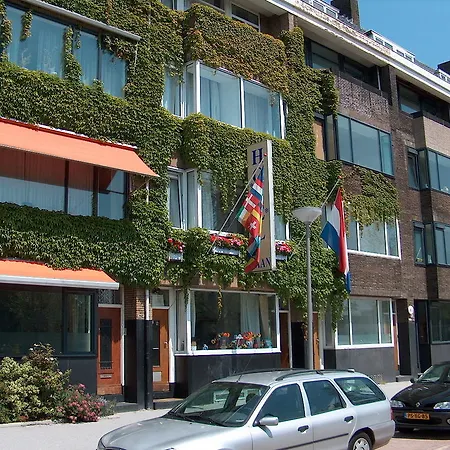 Baan Hotel 2*